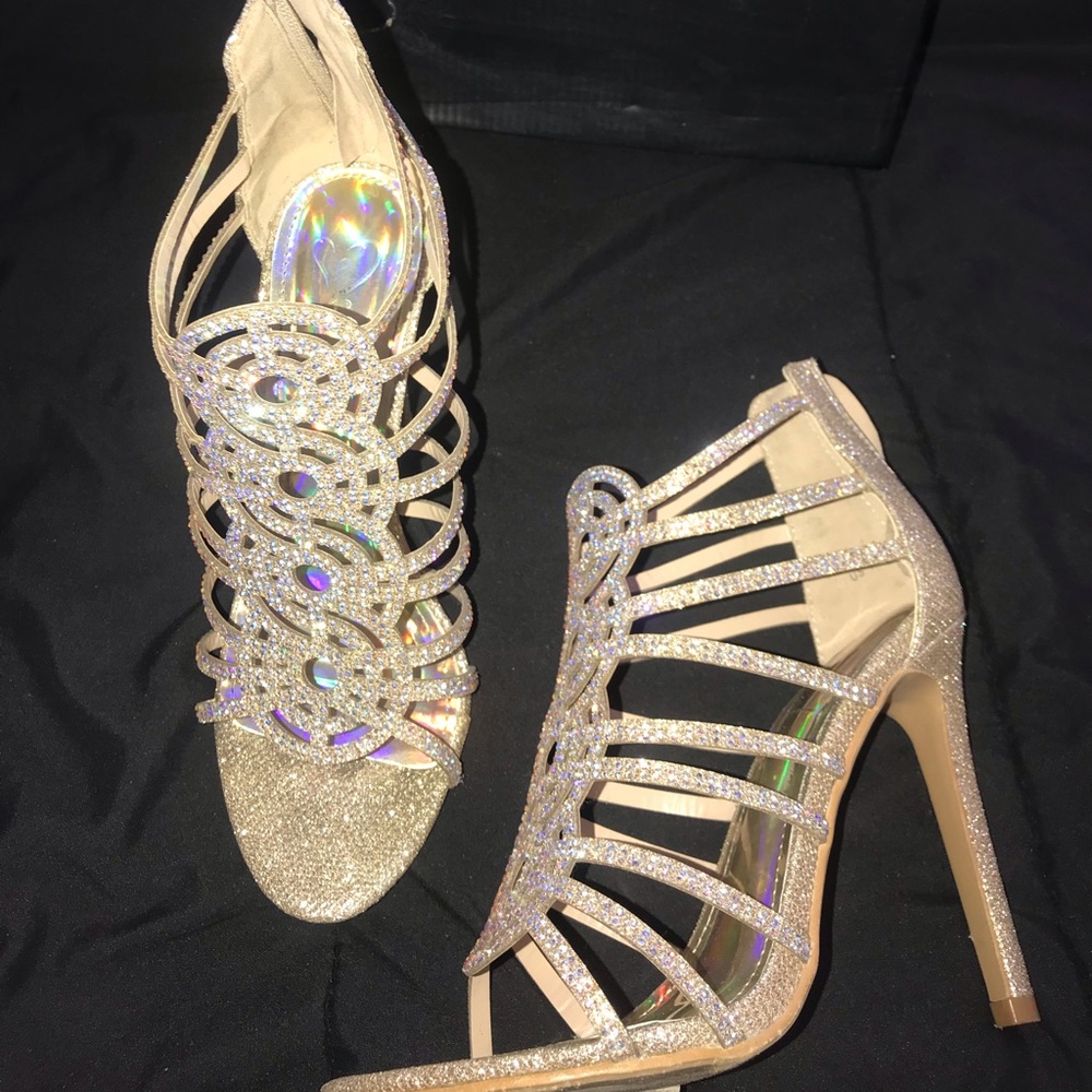 Heels - Picture 2 of 4